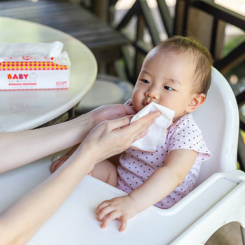 Suzuran Baby Antibacterial Cotton Sheet is lint-free, leaving no residue on skin during and after cleaning hence making it skin-friendly and allergy-free for your family.