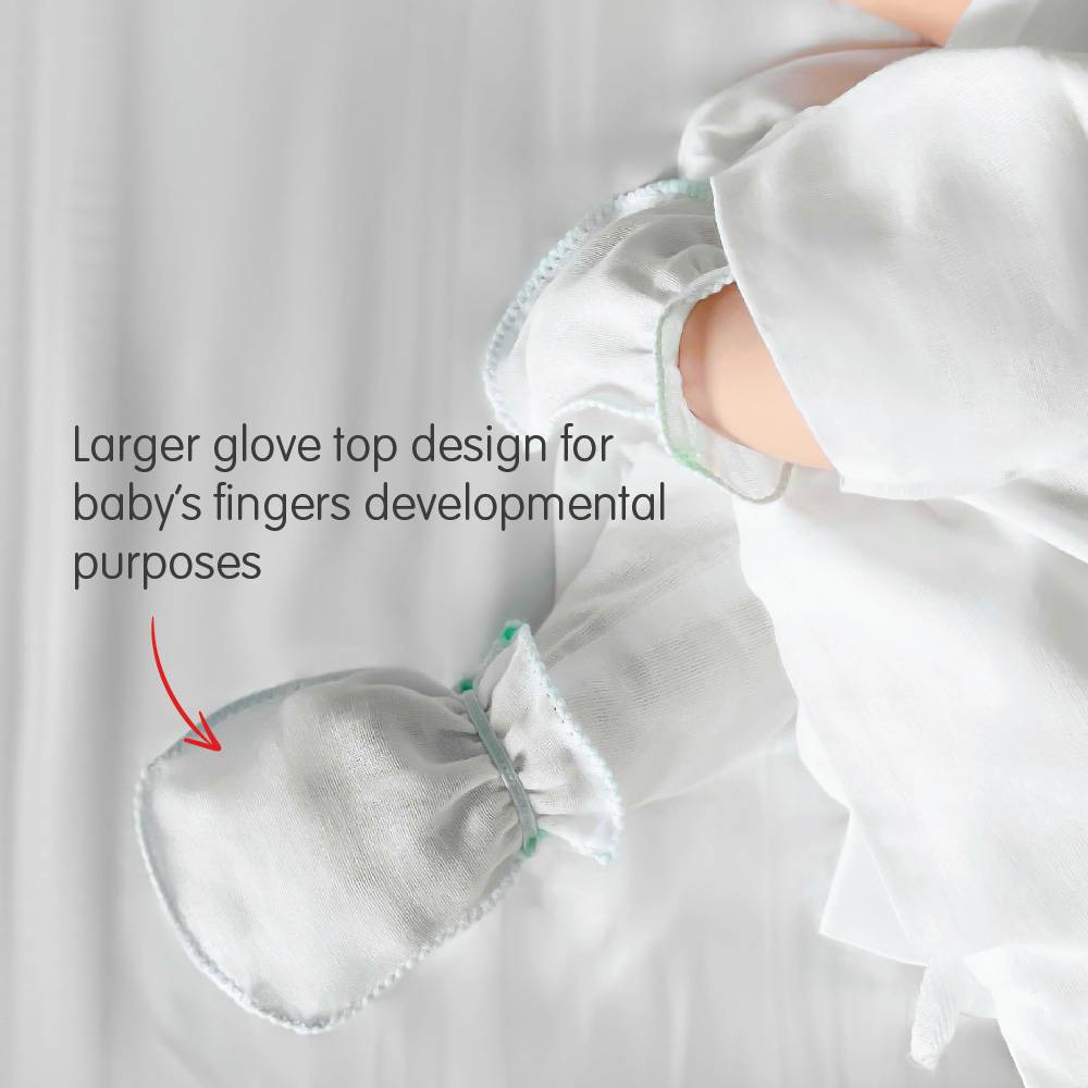 Suzuran Baby Gauze Glove has a larger glove top design for baby's fingers for developmental purposes..